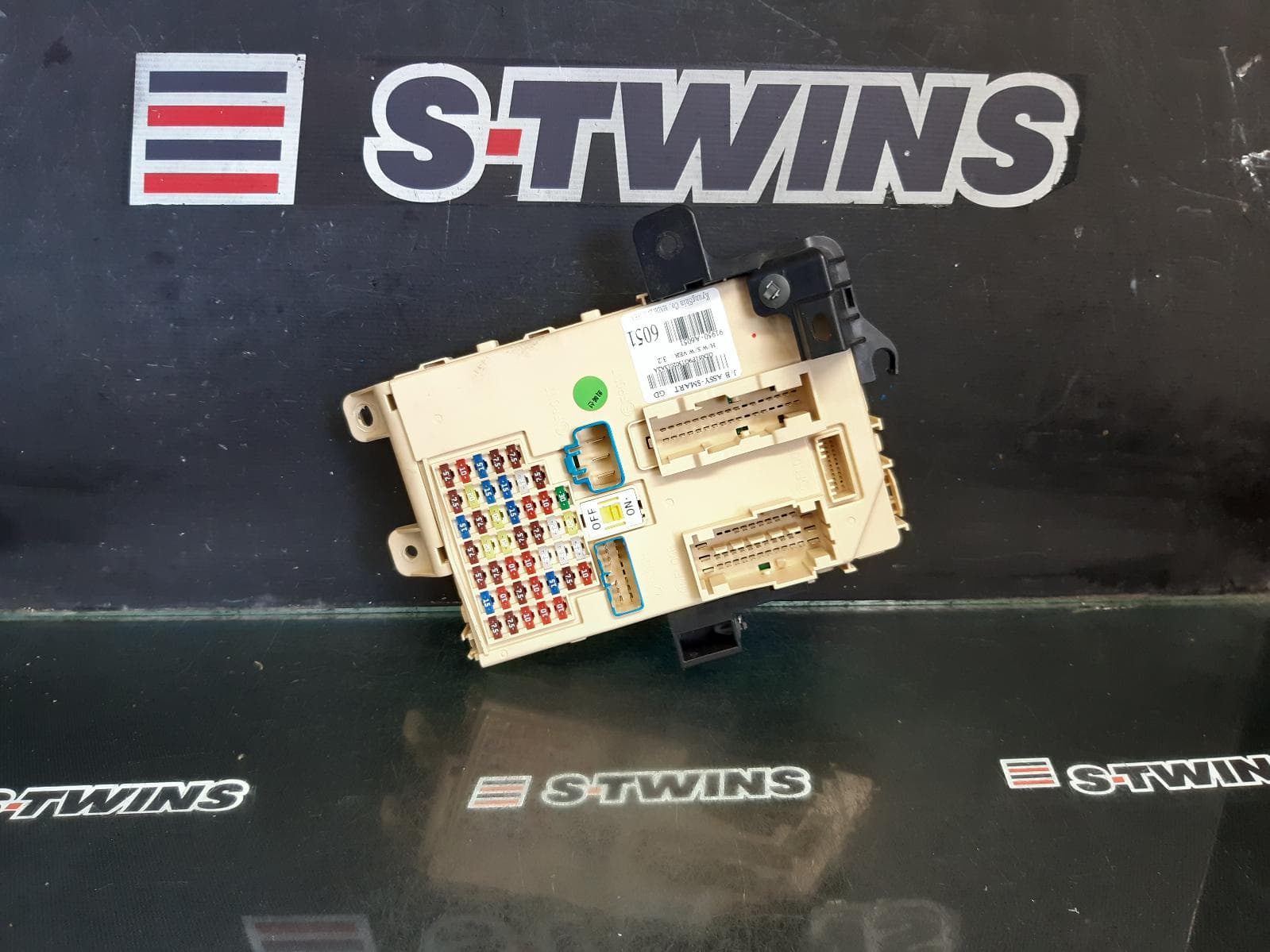 Used auto part listing image: 2013 HYUNDAI I30 FUSE BOX UNDER DASH, GD, 03/12-02/17 0000360891