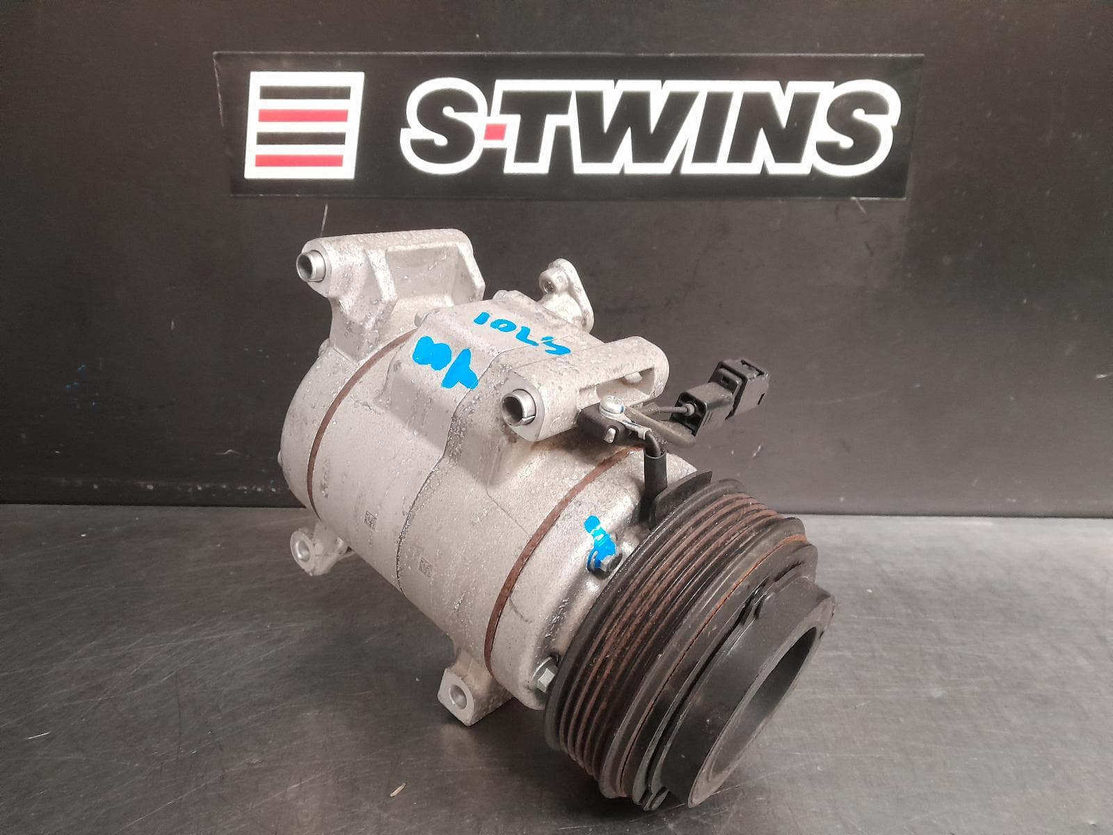 Used auto part listing image: 2022 MAZDA CX5 A C COMPRESSOR KF, 2.5, PY-VPTR CODE, PETROL, TURBO, 11/18- 0000268861