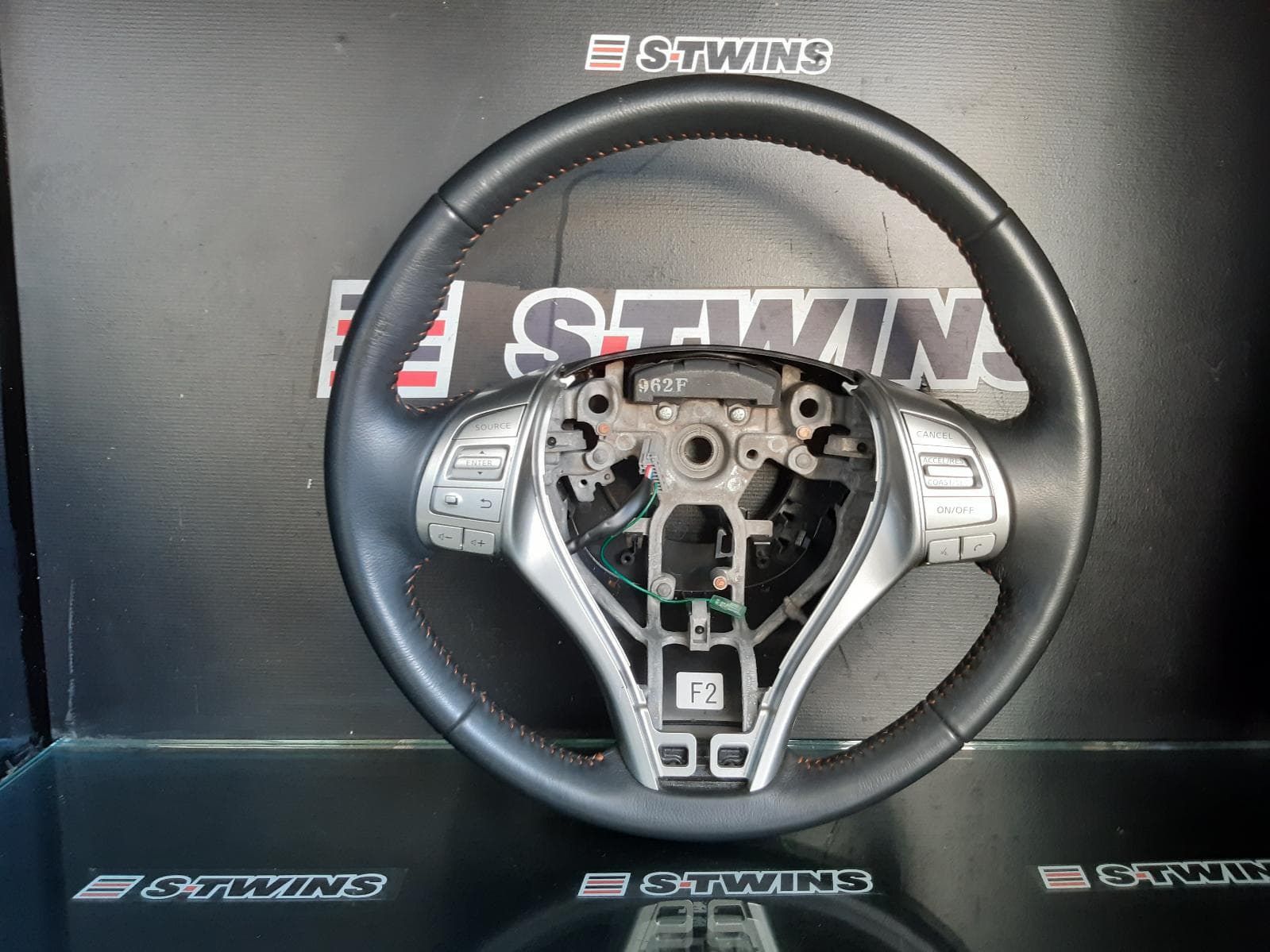 Used auto part listing image: 2020 NISSAN NAVARA STEERING WHEEL NP300, LEATHER, W/ ORANGE STITCHING TYPE, 06/19-11/20 0000152058