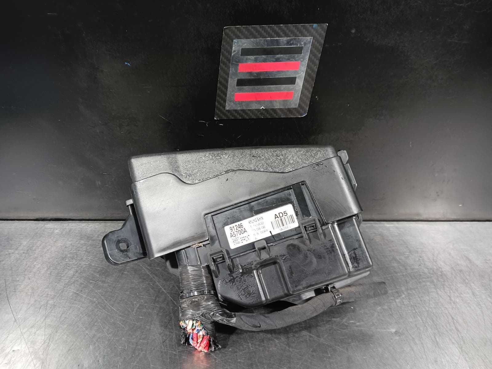 Used auto part listing image: 2015 HYUNDAI I30 FUSE BOX ENGINE BAY, PETROL, GD, 03/12-02/17 0000229470