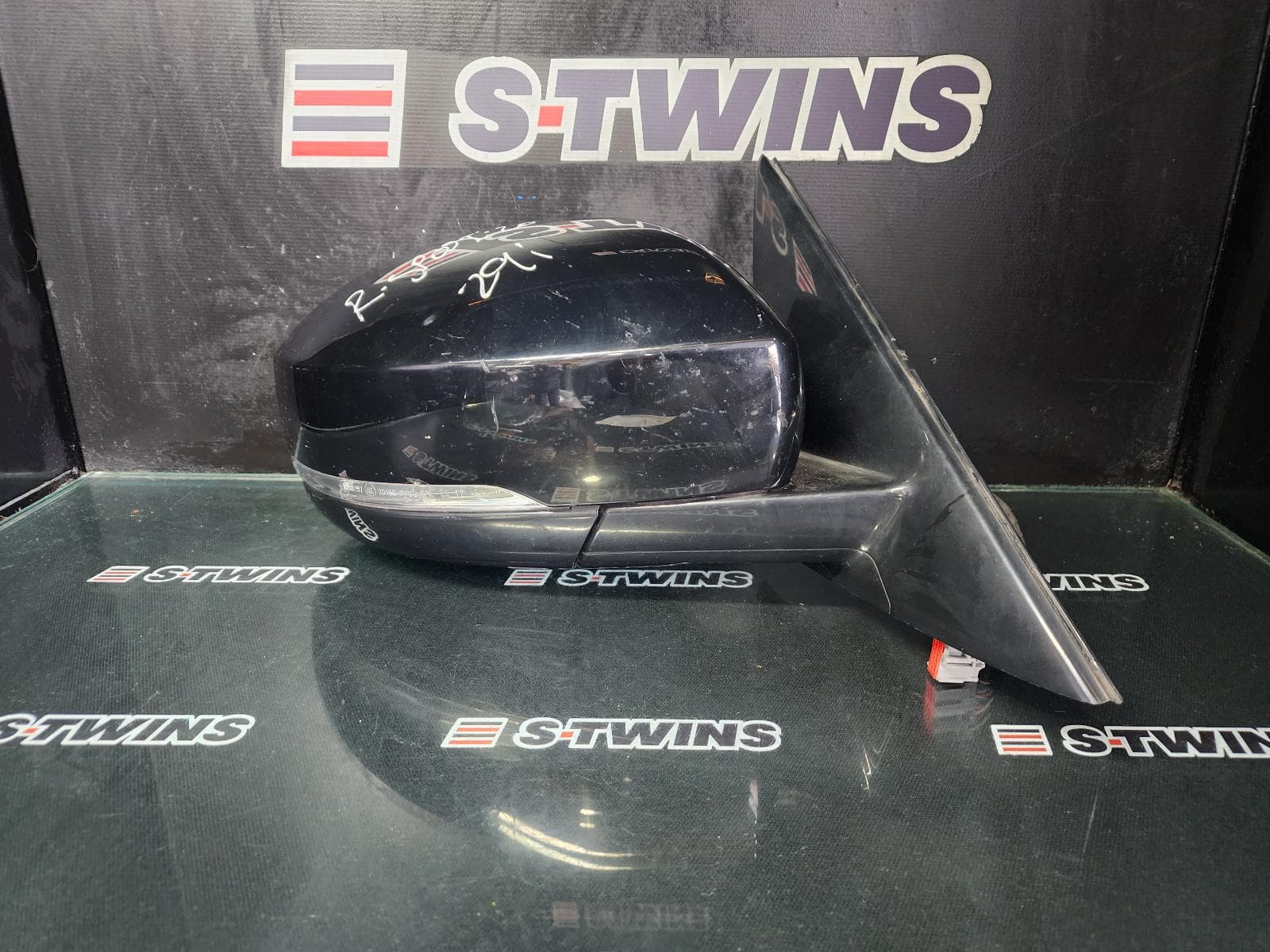 Used auto part listing image: 2019 LAND ROVER RANGEROVER SPORT RIGHT DOOR MIRROR L494, POWER, FOLDING TYPE, AUTOBIOGRAPHY/HSE, 06/13-04/22 0000256370
