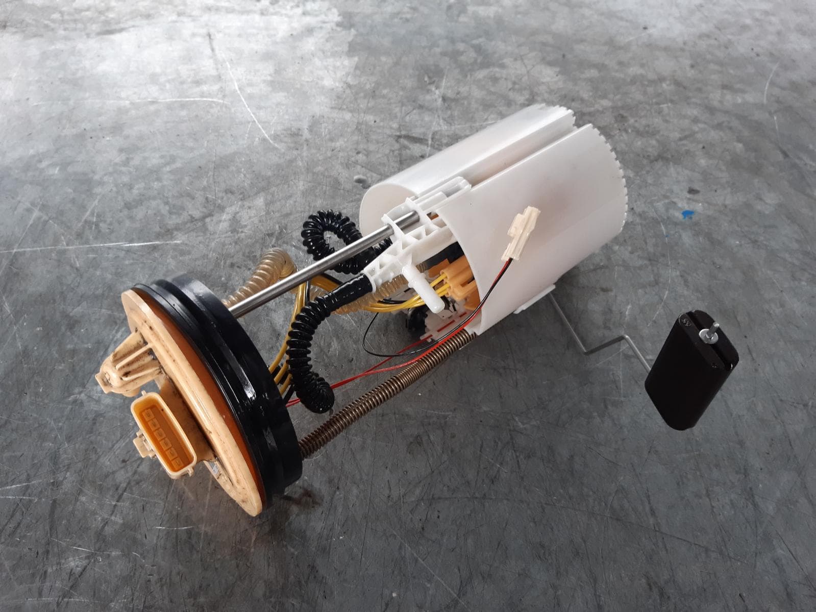 Used auto part listing image: 2015 NISSAN QASHQAI FUEL PUMP DIESEL, 1.6, R9M, TURBO, IN TANK, J11, 12/13-06/17 0000086021