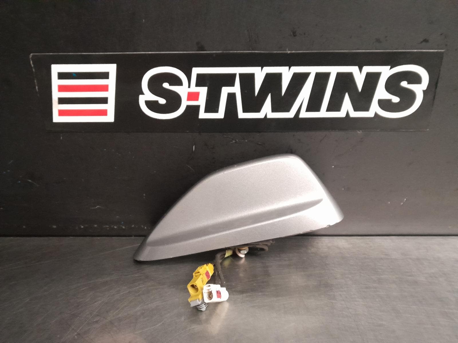 Used auto part listing image: 2014 JEEP CHEROKEE ANTENNA KL, 02/14-11/22 0000220328