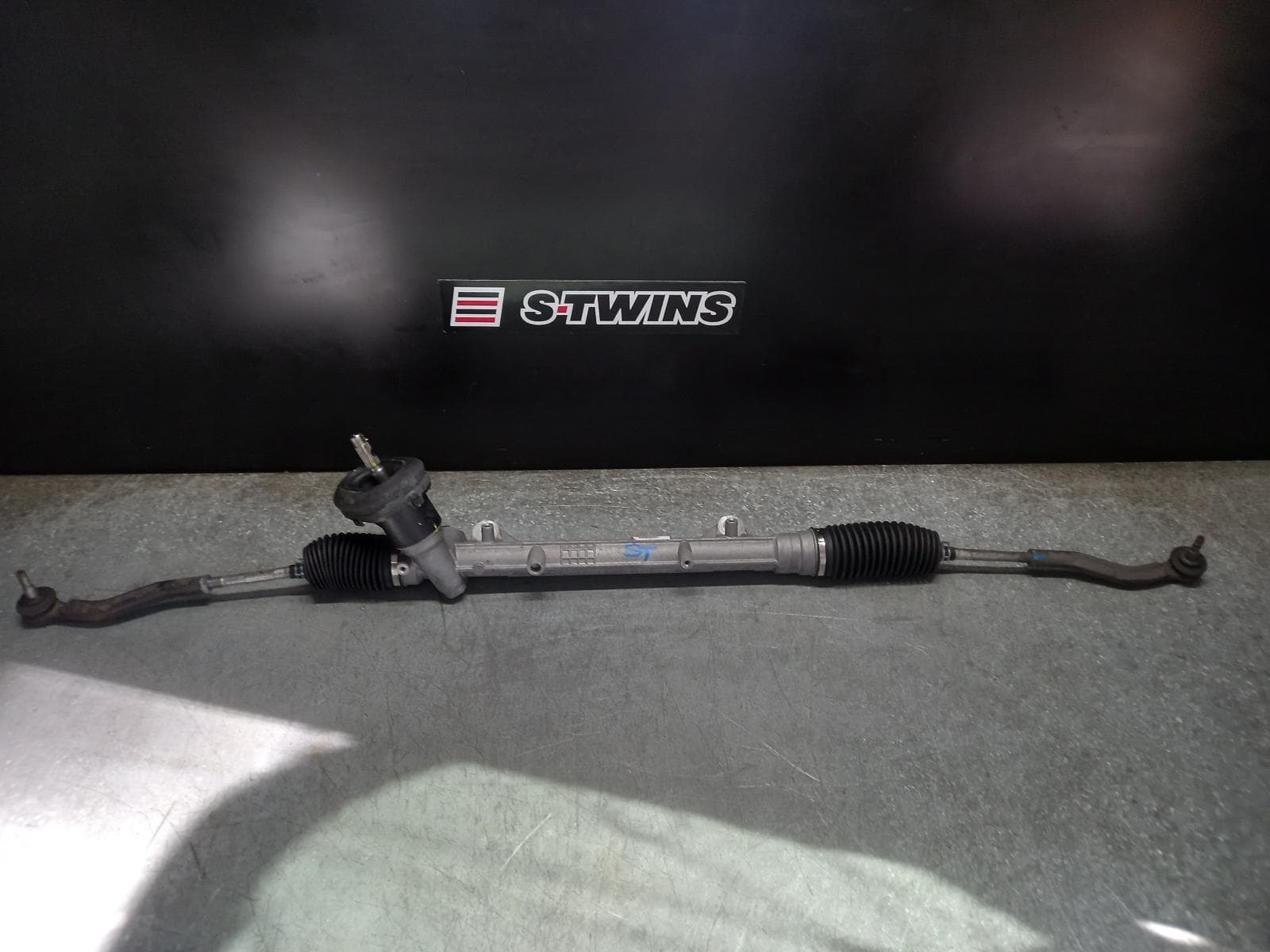 Used auto part listing image: 2015 RENAULT CAPTUR STEERING BOX RACK STEERING RACK, 1.2, PETROL, J87, 08/14-07/18 0000289646