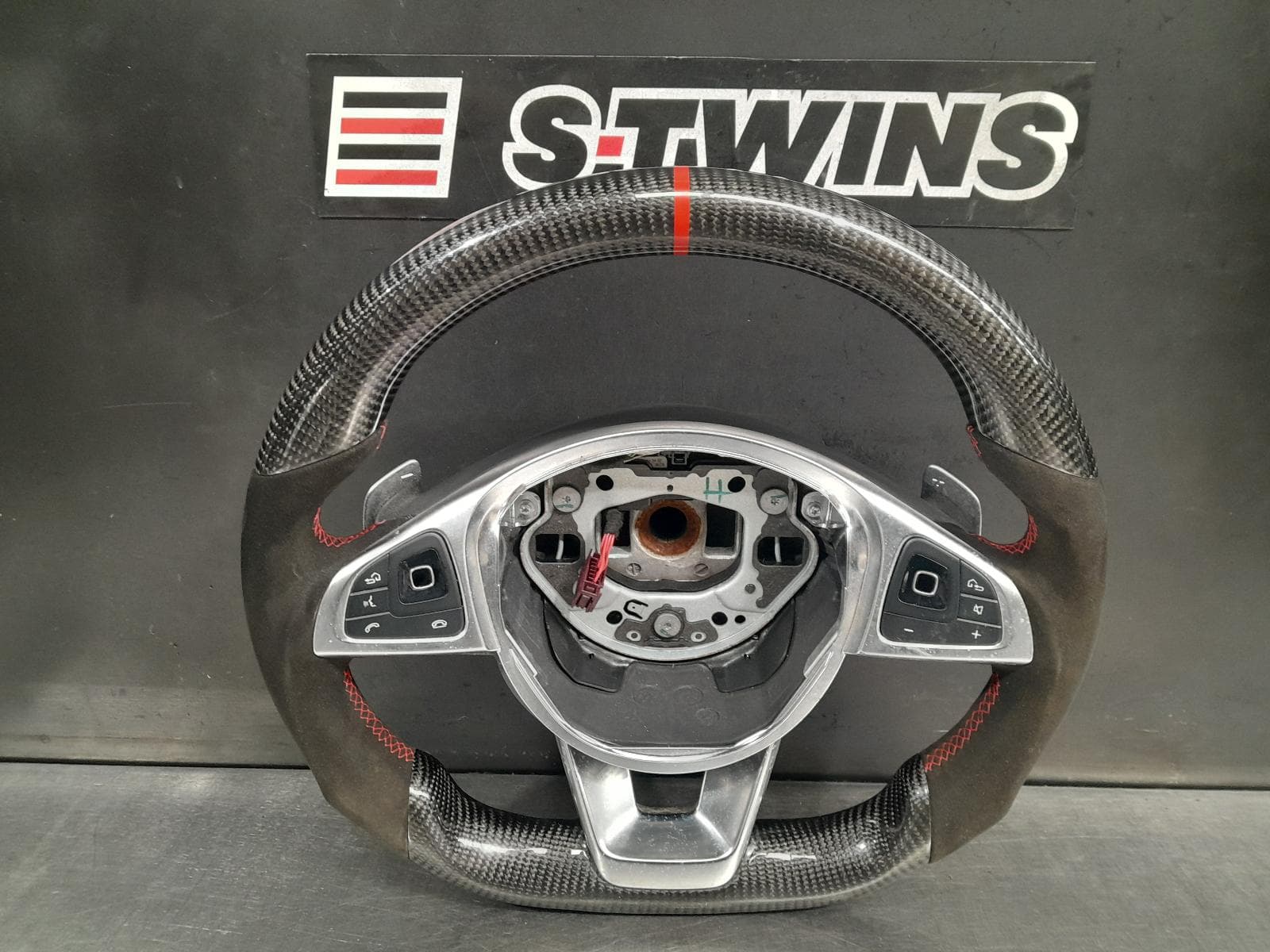 Used auto part listing image: 2017 MERCEDES E CLASS STEERING WHEEL W213, 05/16-05/23 0000300051