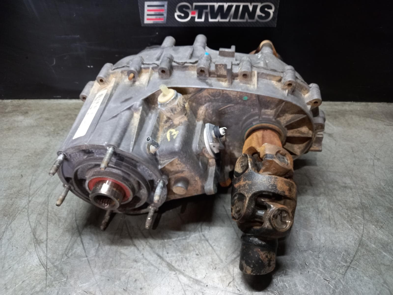 Used auto part listing image: 2010 JEEP WRANGLER TRANSFER CASE AUTO/MANUAL, DIESEL, 2.8, JK, 03/07-07/18 0000306576