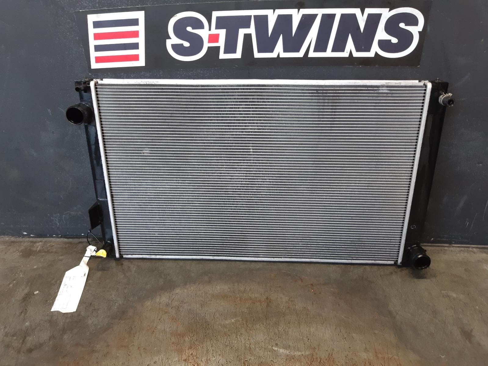 Used auto part listing image: 2016 LEXUS NX RADIATOR AUTO, 2.0, AGZ/AYZ#, 02/14-12/21 0000256648