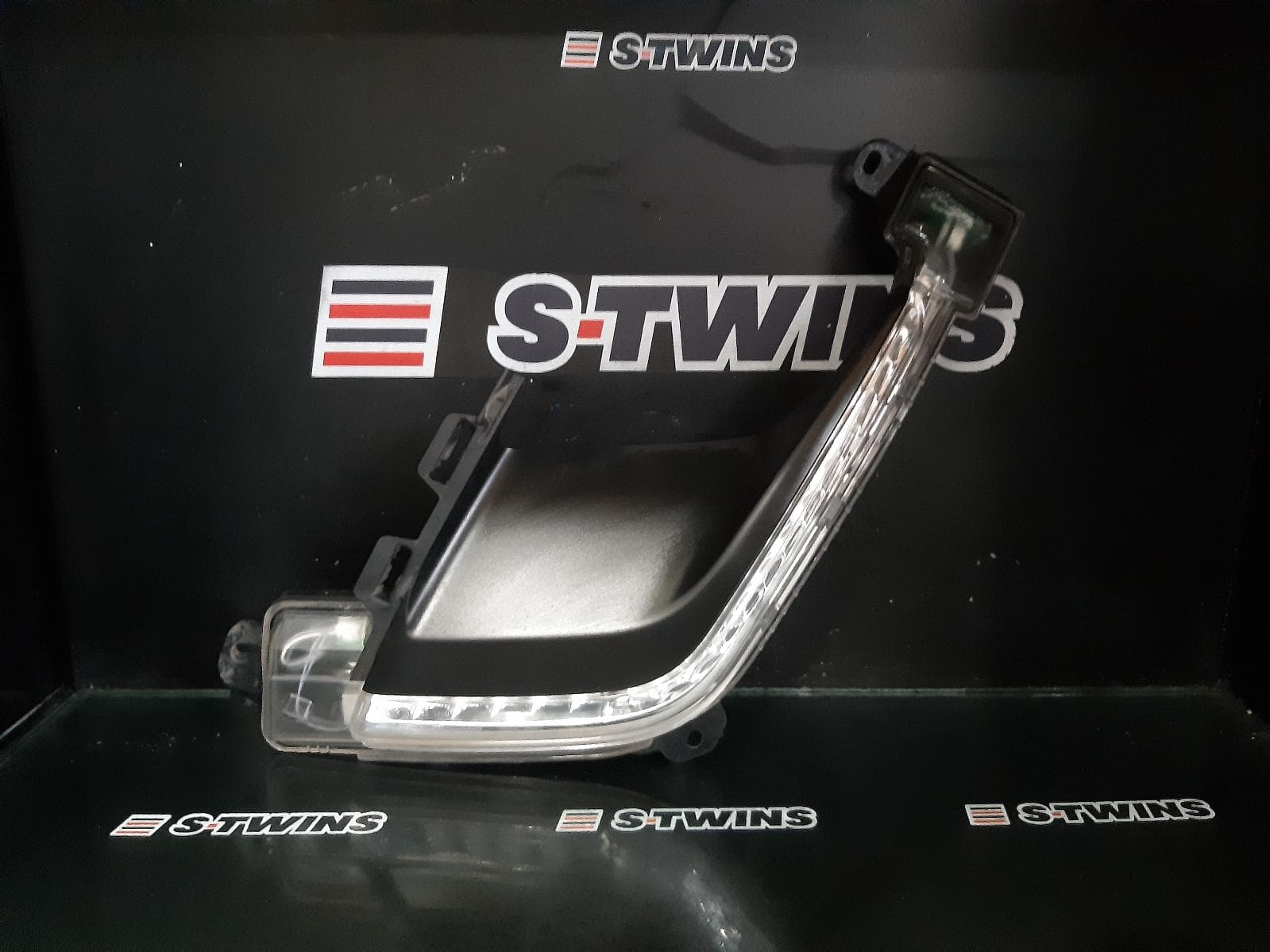 Used auto part listing image: 2011 PEUGEOT 308 RIGHT INDICATOR FOG SIDE DAYTIME RUNNING LAMP, T7, 08/11-09/14 0000284215