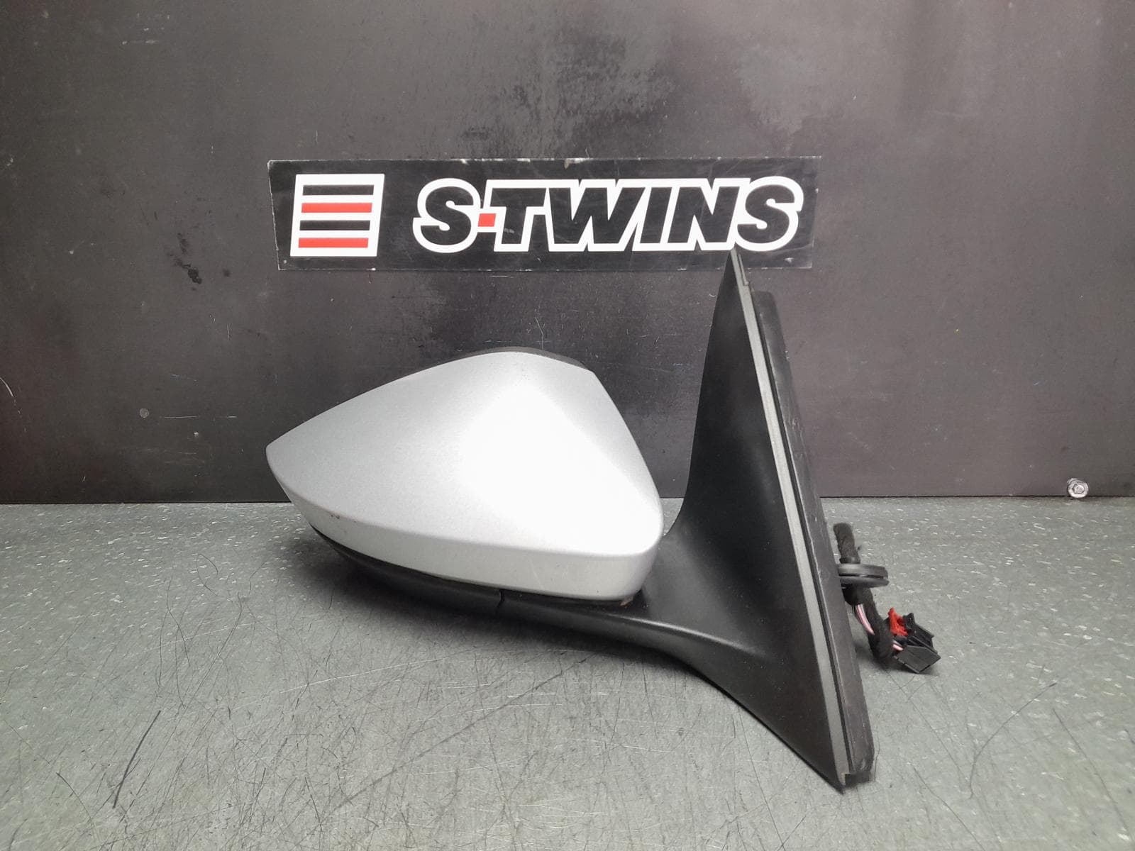 Used auto part listing image: 2021 SKODA SCALA RIGHT DOOR MIRROR NON BLIND SPOT TYPE, COLOUR CODED, NW, 05/20- 0000349094