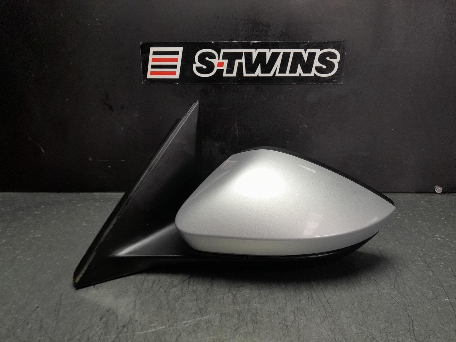 Used auto part listing image: 2021 SKODA SCALA LEFT DOOR MIRROR NON BLIND SPOT TYPE, COLOUR CODED, NW, 05/20- 0000349097