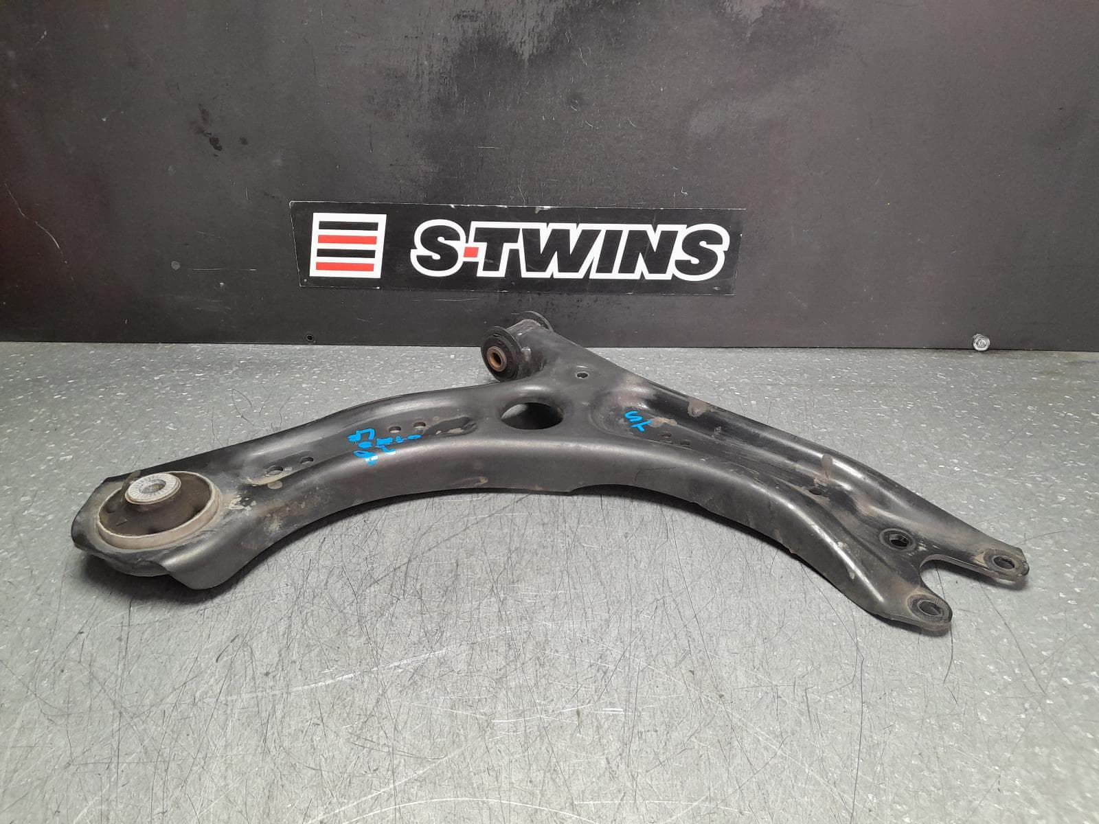 Used auto part listing image: 2021 SKODA SCALA LEFT FRONT LOWER CONTROL ARM NW, 09/19- 0000349108