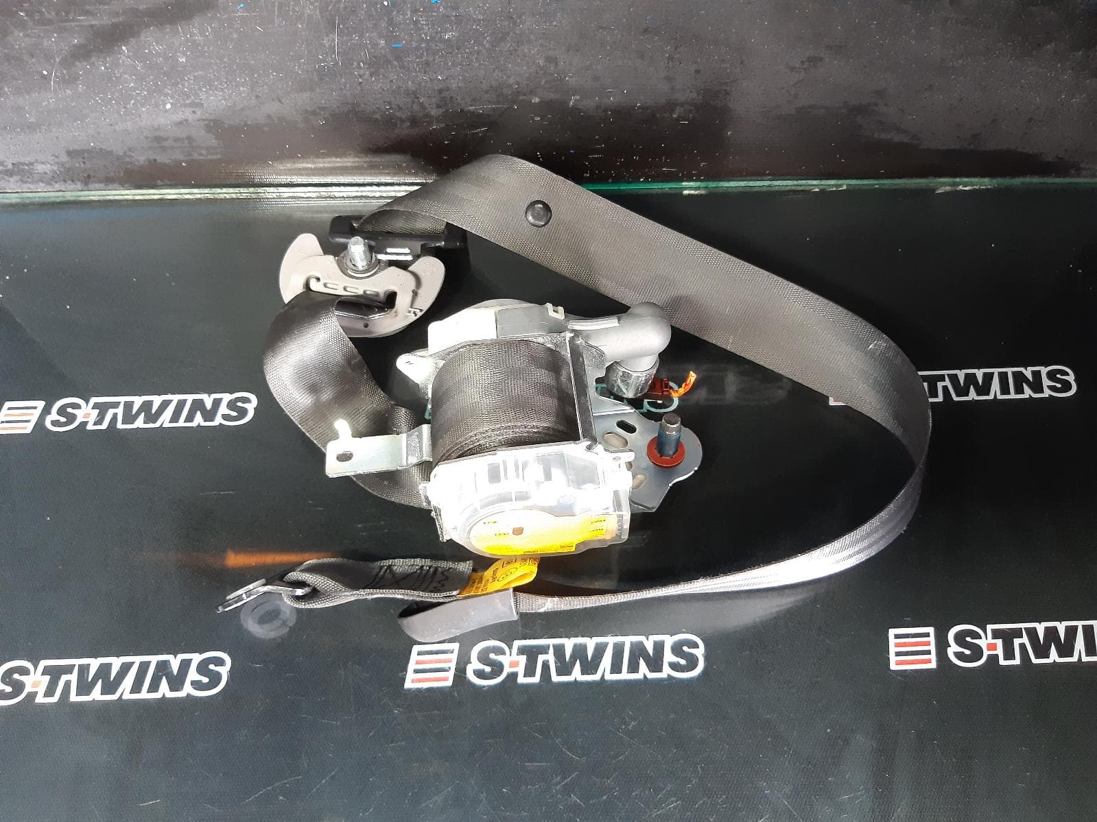 Used auto part listing image: 2011 HYUNDAI I30 SEAT BELT STALK LH FRONT, SEAT BELT ONLY (NO STALK), FD, 09/07-04/12 0000255063