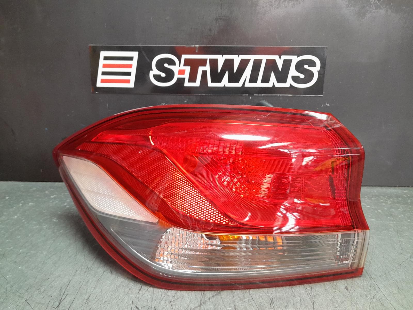 Used auto part listing image: 2018 HYUNDAI I30 LEFT TAILLIGHT IN BODY, PD, HALOGEN TYPE, HATCH (S.KOREA VIN KMHH), GO/ACTIVE/ELITE/SR, 03/17-12/23 0000355004