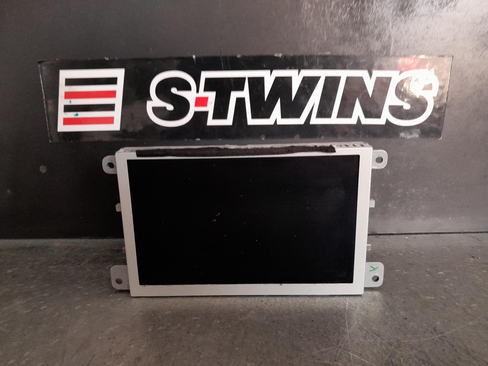 Used auto part listing image: 2011 AUDI A4 DISPLAY UNIT, 7IN, B8 8K, 02/08-01/16 0000323249