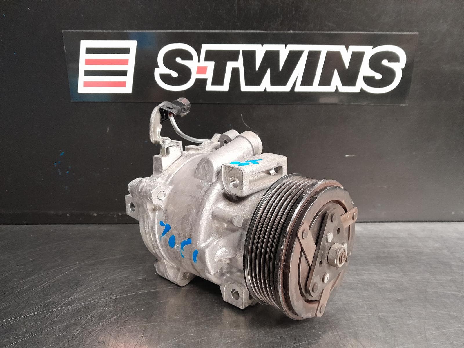 Used auto part listing image: 2017 MITSUBISHI ASX A C COMPRESSOR XB-XD, 2.0/2.4, PETROL, QS70 TYPE, 07/12- 0000255859