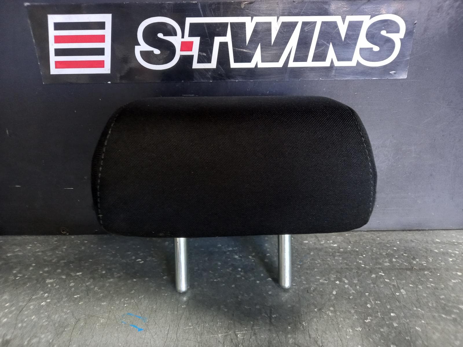 Used auto part listing image: 2012 MAZDA CX5 HEADREST CENTRE REAR, CLOTH, KE, 02/12-12/16 0000341934