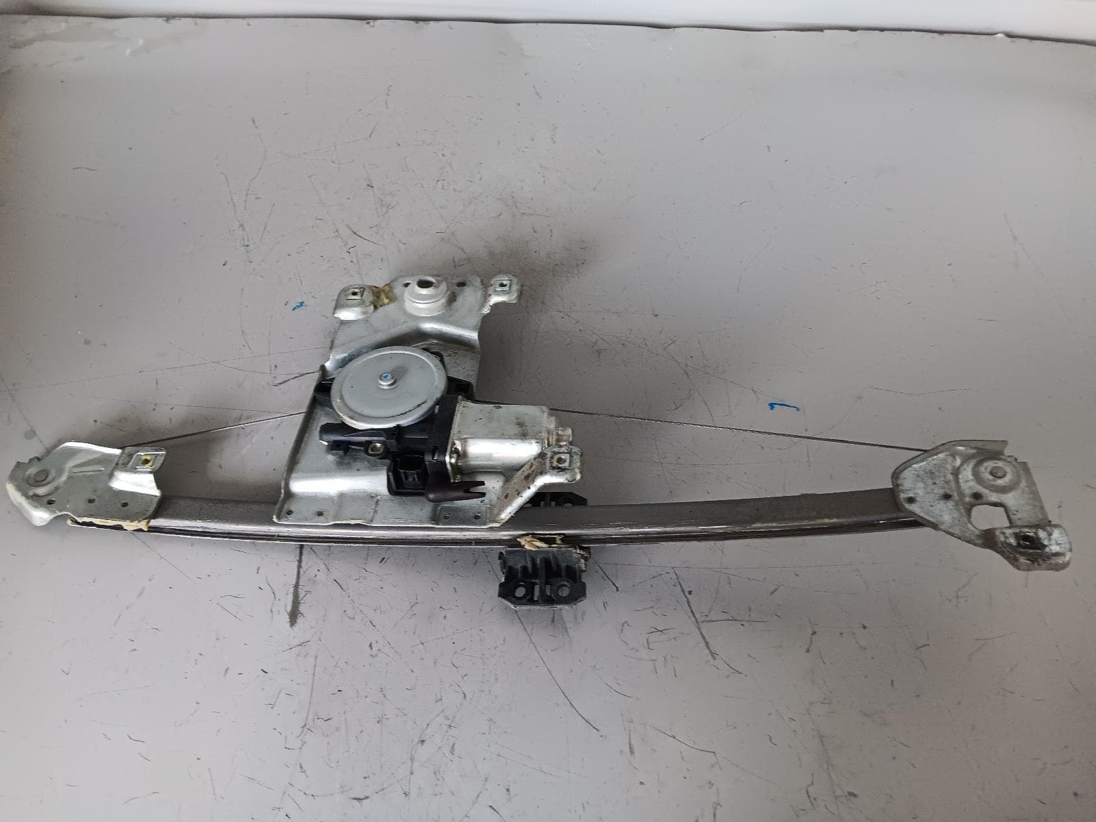 Used auto part listing image: 2006 HOLDEN RODEO LEFT REAR WND REG MOTOR RA, POWER, 03/03-07/08 0000331855