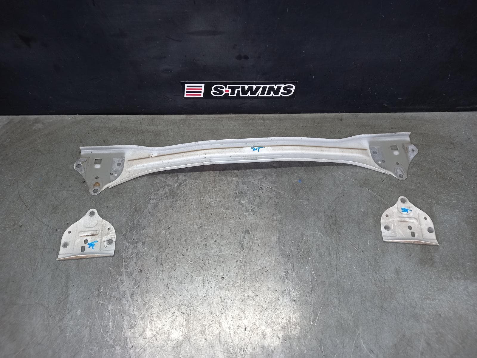 Used auto part listing image: 2018 TOYOTA YARIS R BAR BRACKET REINFO MAIN REINFORCEMENT, NCP13#, HATCH, 08/11-12/19 0000343658