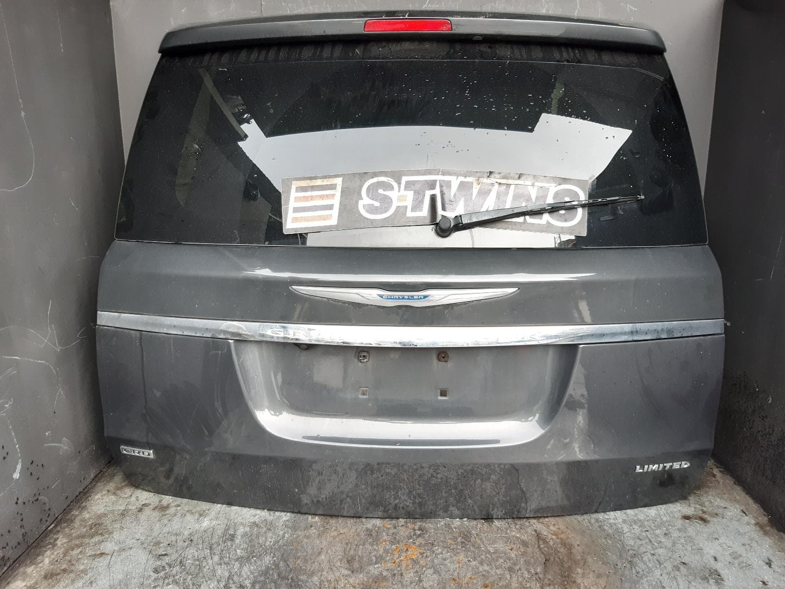 Used auto part listing image: 2011 CHRYSLER VOYAGER BOOTLID TAILGATE TAILGATE, RT, 03/08-12/14 0000344091