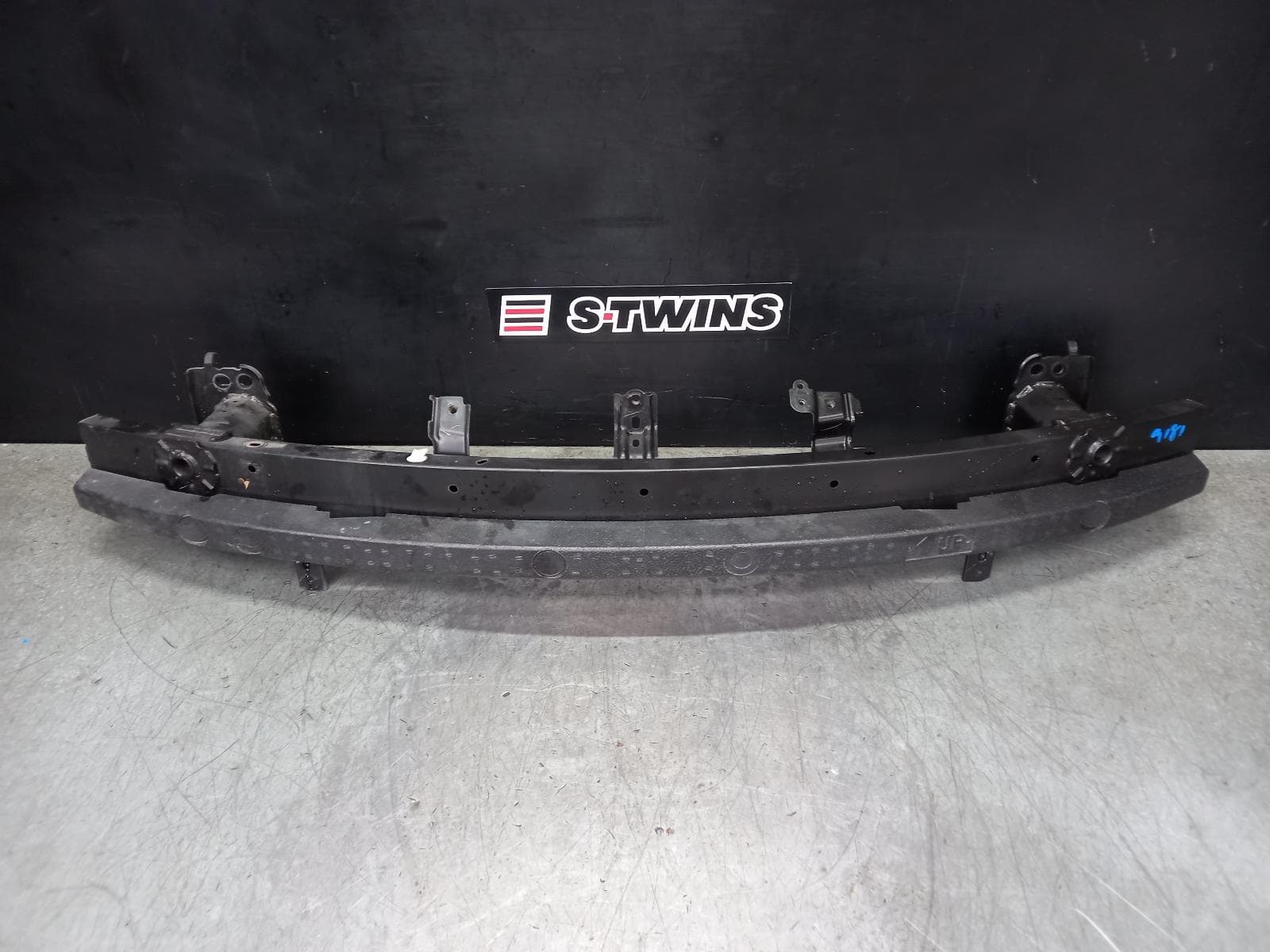 Used auto part listing image: 2014 TOYOTA ESTIMA F BAR REINFORC BRACK MAIN REINFORCEMENT, XR50, 05-19 (IMPORT) 0000353098