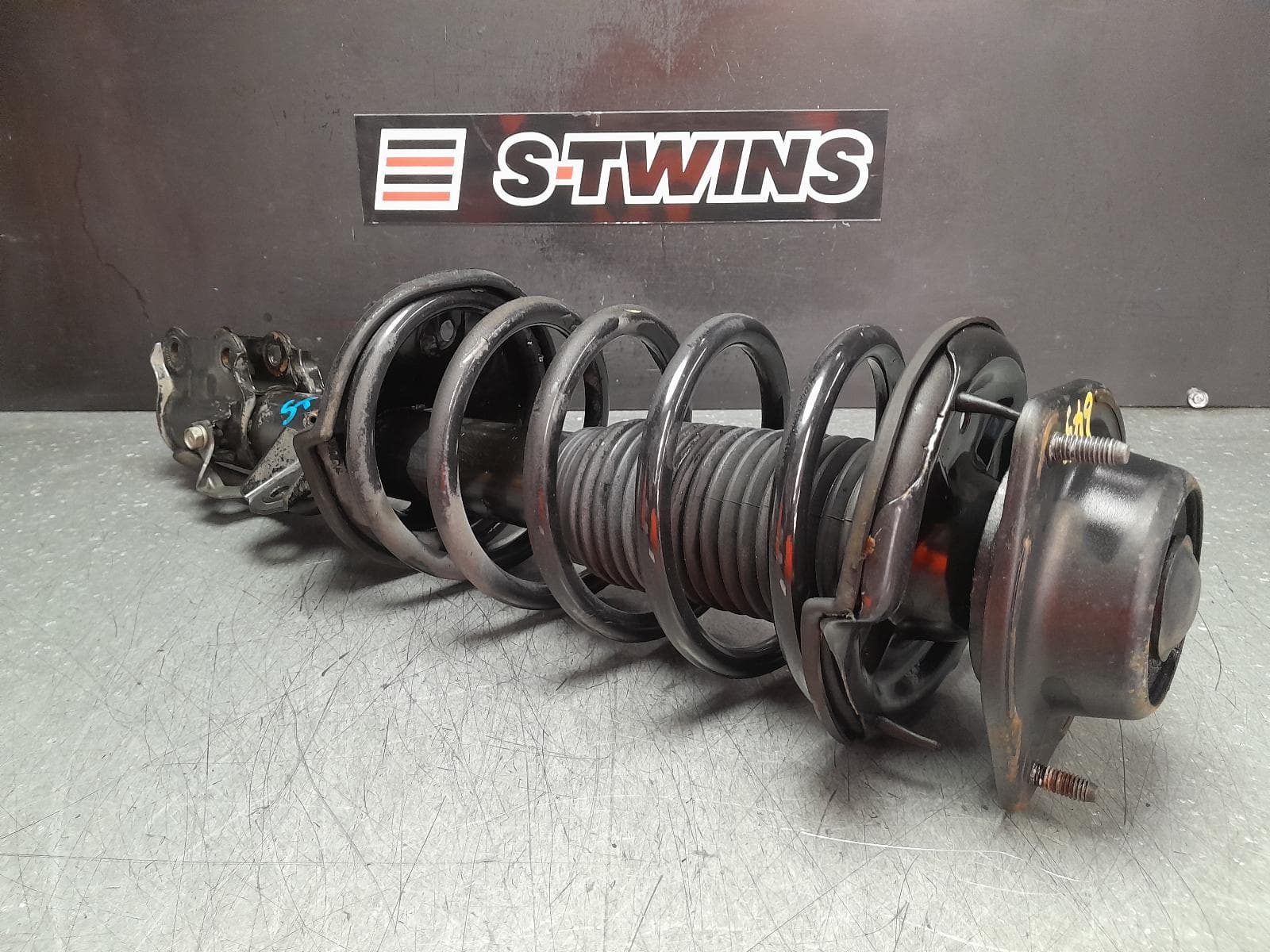 Used auto part listing image: 2011 HYUNDAI GETZ RIGHT FRONT STRUT TB, ABS TYPE, 10/05-09/11 0000354576