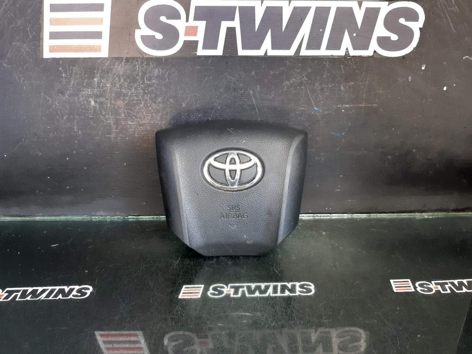 Used auto part listing image: 2020 TOYOTA HIACE RIGHT AIRBAG STEERING WHEEL, 300 SERIES, 02/19- 0000347496