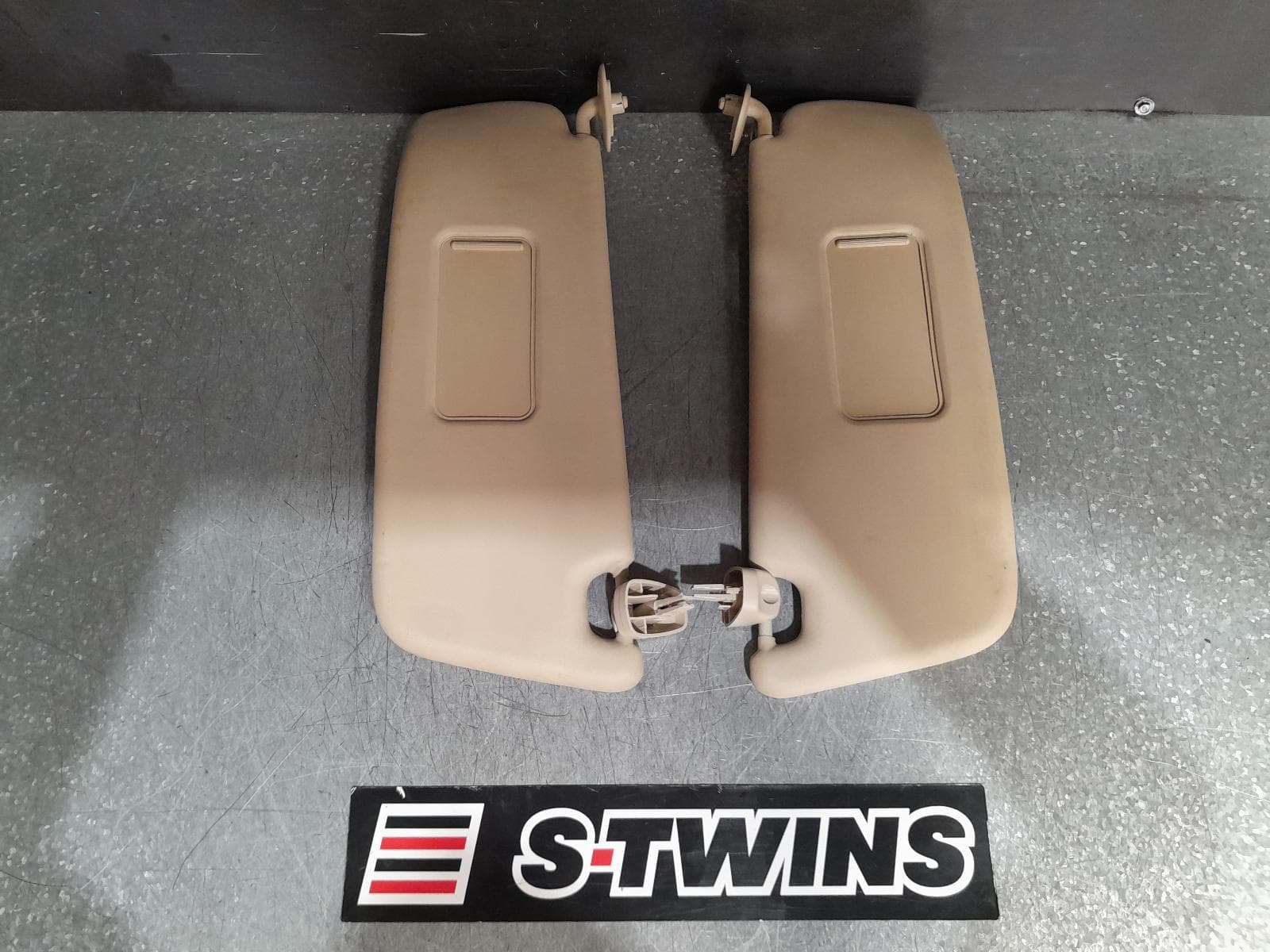Used auto part listing image: 2012 FORD TERRITORY SUNVISOR SZ MKI-MKII, PAIR, 03/11-12/16 0000361814