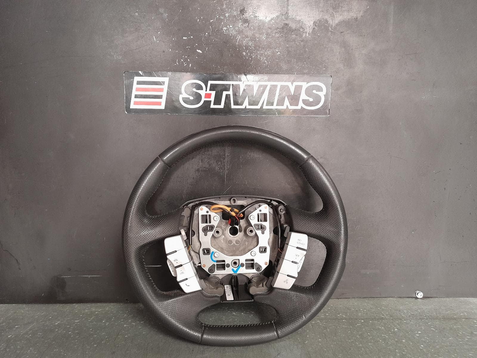 Used auto part listing image: 2012 FORD TERRITORY STEERING WHEEL LEATHER, CRUISE CONTROL TYPE, SZ MKI-MKII, 03/11-12/16 0000361817