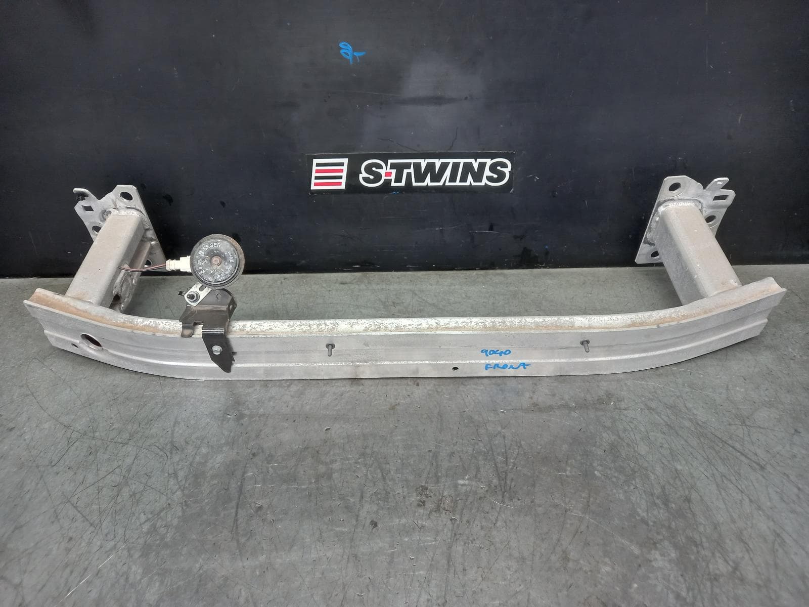Used auto part listing image: 2013 RENAULT CLIO F BAR REINFORC BRACK REINFORCEMENT, X98, 09/13-10/19 0000361917