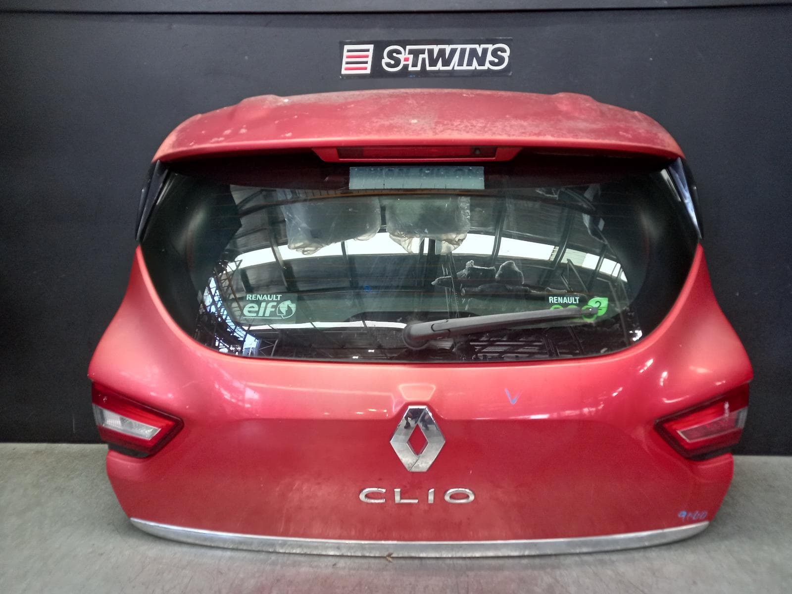 Used auto part listing image: 2013 RENAULT CLIO BOOTLID TAILGATE TAILGATE, X98, NON CAMERA TYPE, 09/13-10/19 0000361924