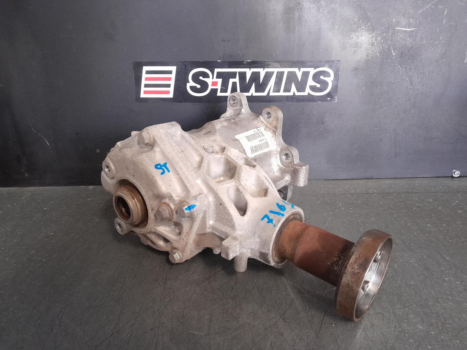 Used auto part listing image: 2019 VOLVO S90 TRANSFER CASE 04/16- 0000338938