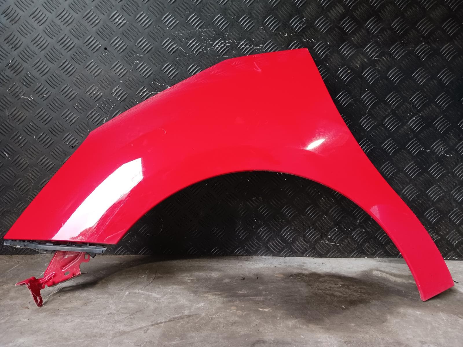 Used auto part listing image: 2021 CITROEN C3 LEFT GUARD B618, 08/17- 0000252443