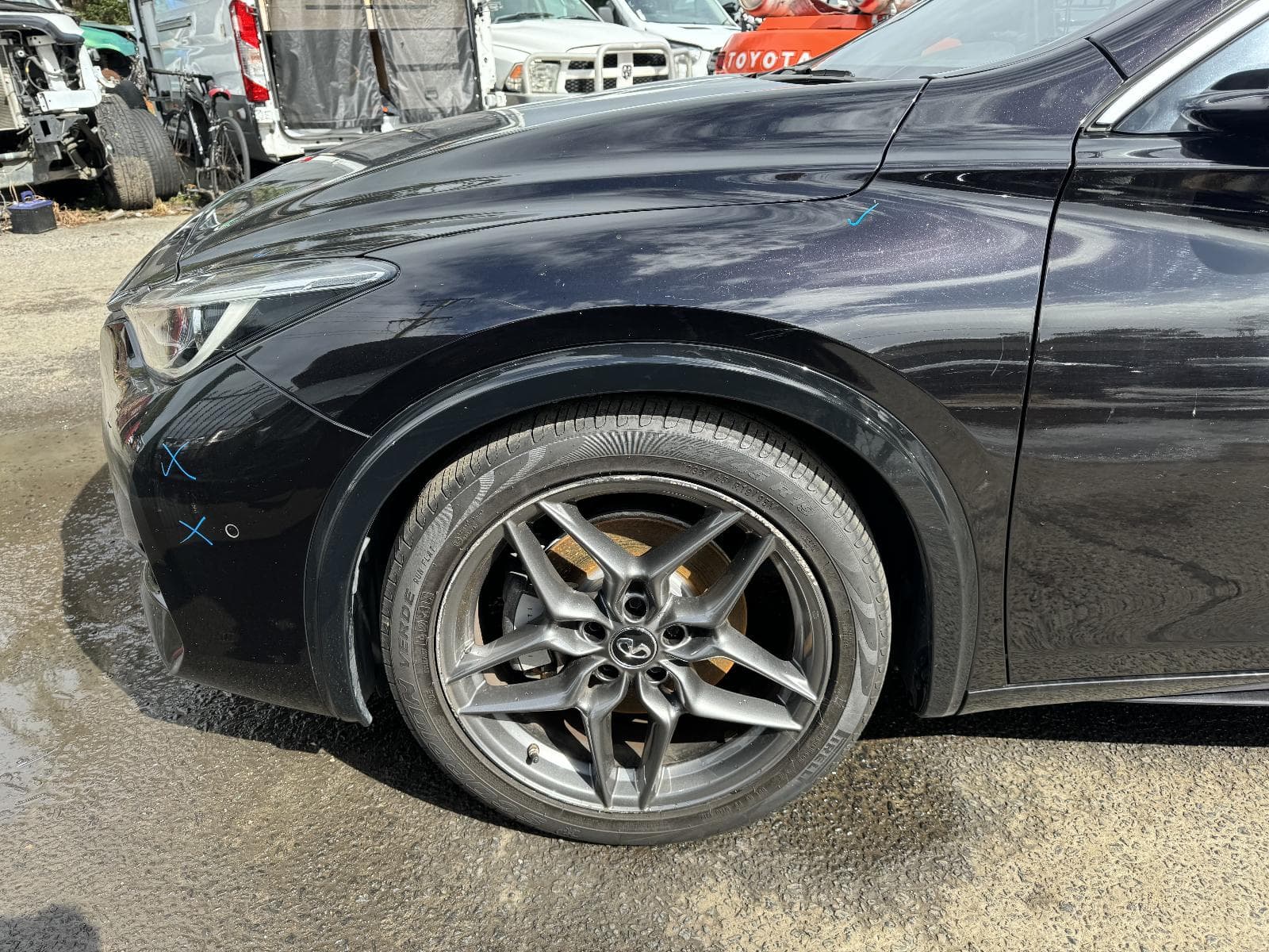 2016 INFINITI Q30 12