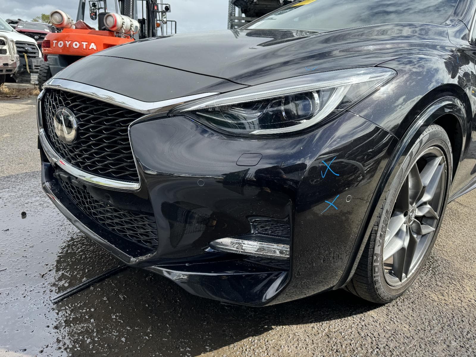 2016 INFINITI Q30 9