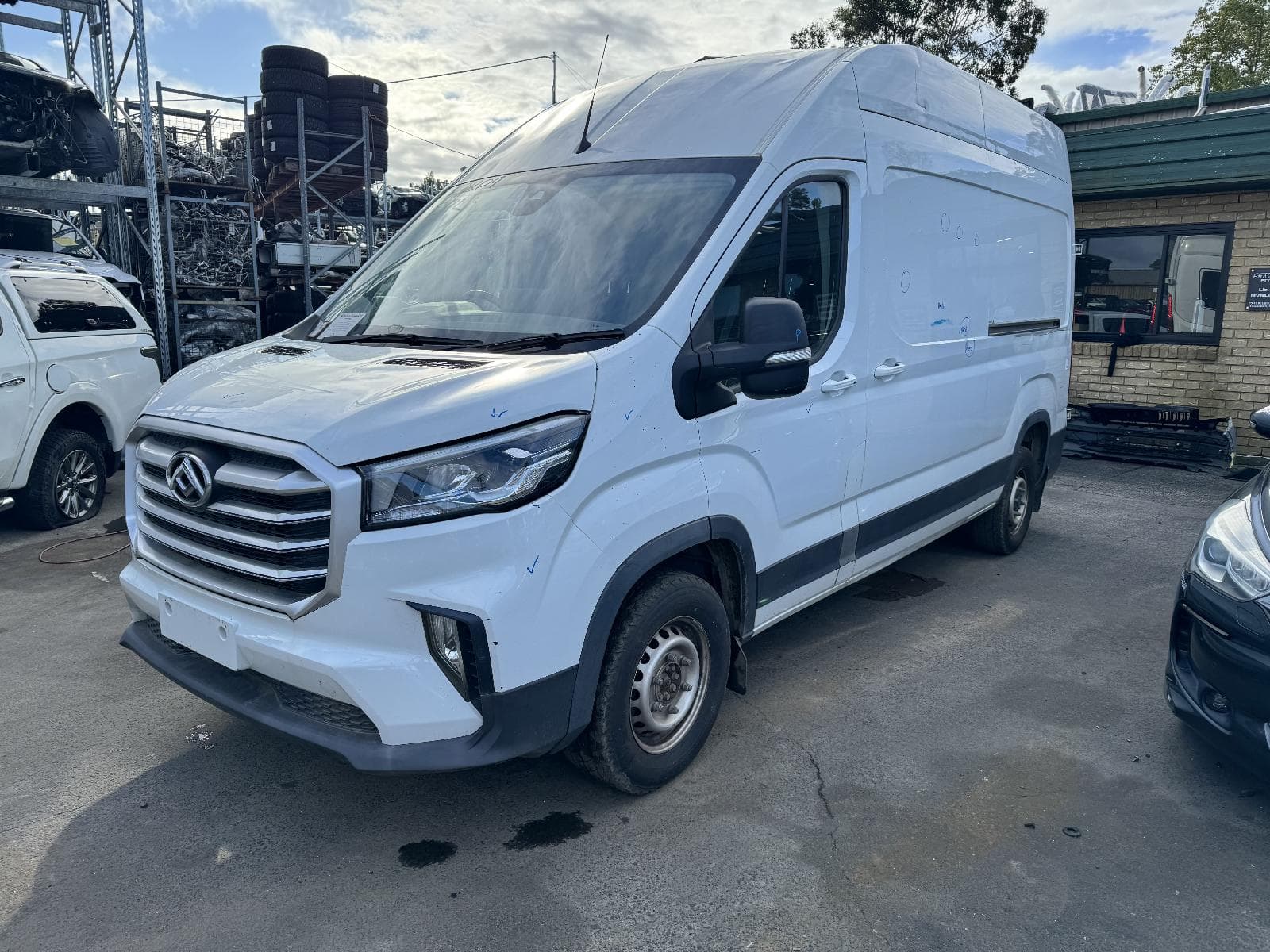 2021 LDV DELIVER 9 3