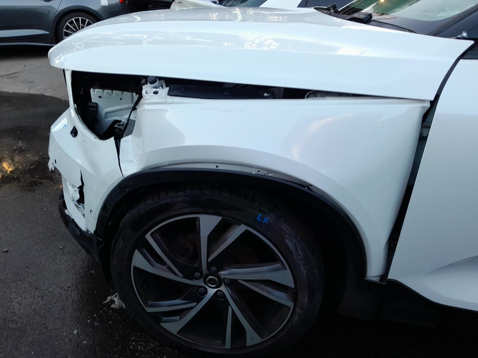 2019 VOLVO XC40 12