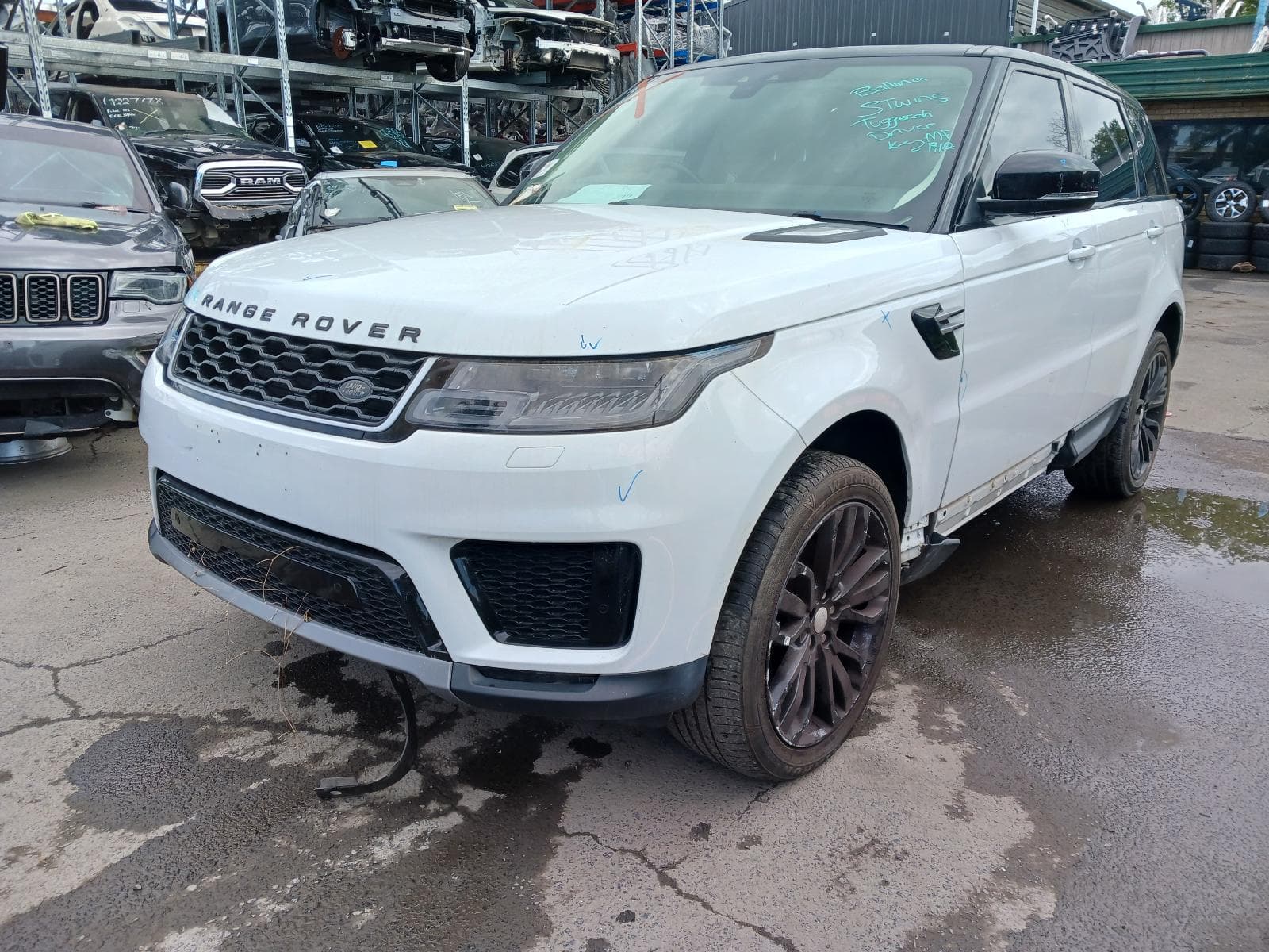 Featured wrecking vehicle: 2018 LAND ROVER RANGEROVER SPORT (stock 8581)