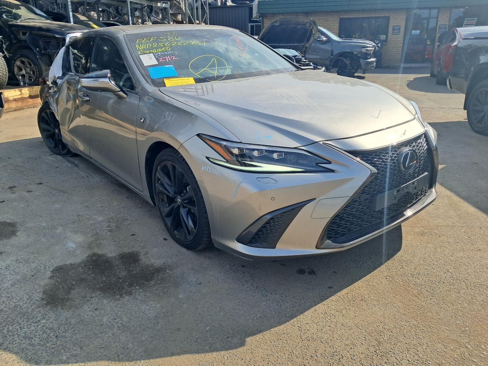 Featured wrecking vehicle: 2023 LEXUS ES SERIES (13-) (stock 8833)