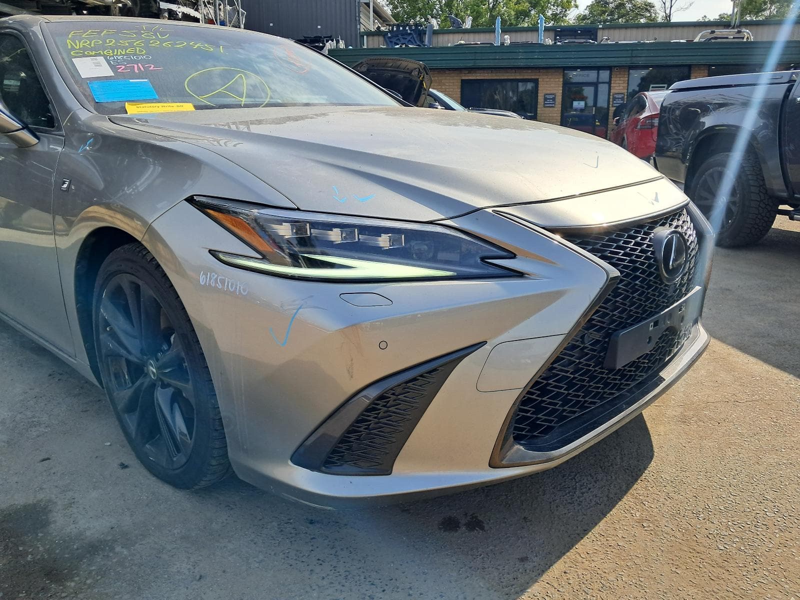 2023 LEXUS ES SERIES (13-) 9