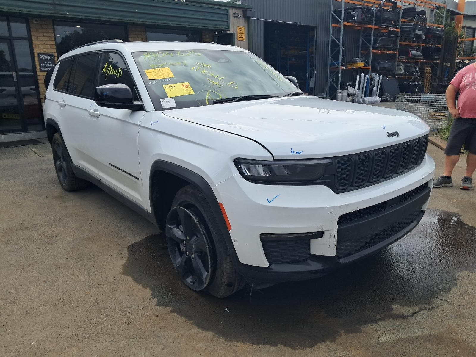 Featured wrecking vehicle: 2023 JEEP GRANDCHEROKEE (stock 8840)
