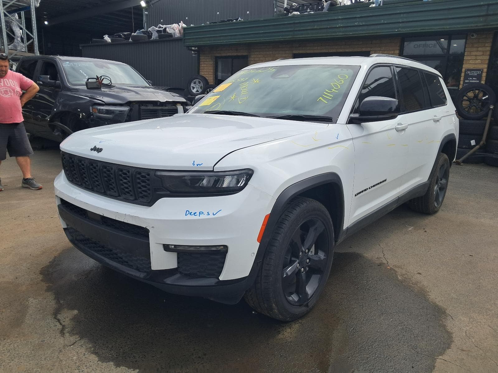 2023 JEEP GRANDCHEROKEE 3