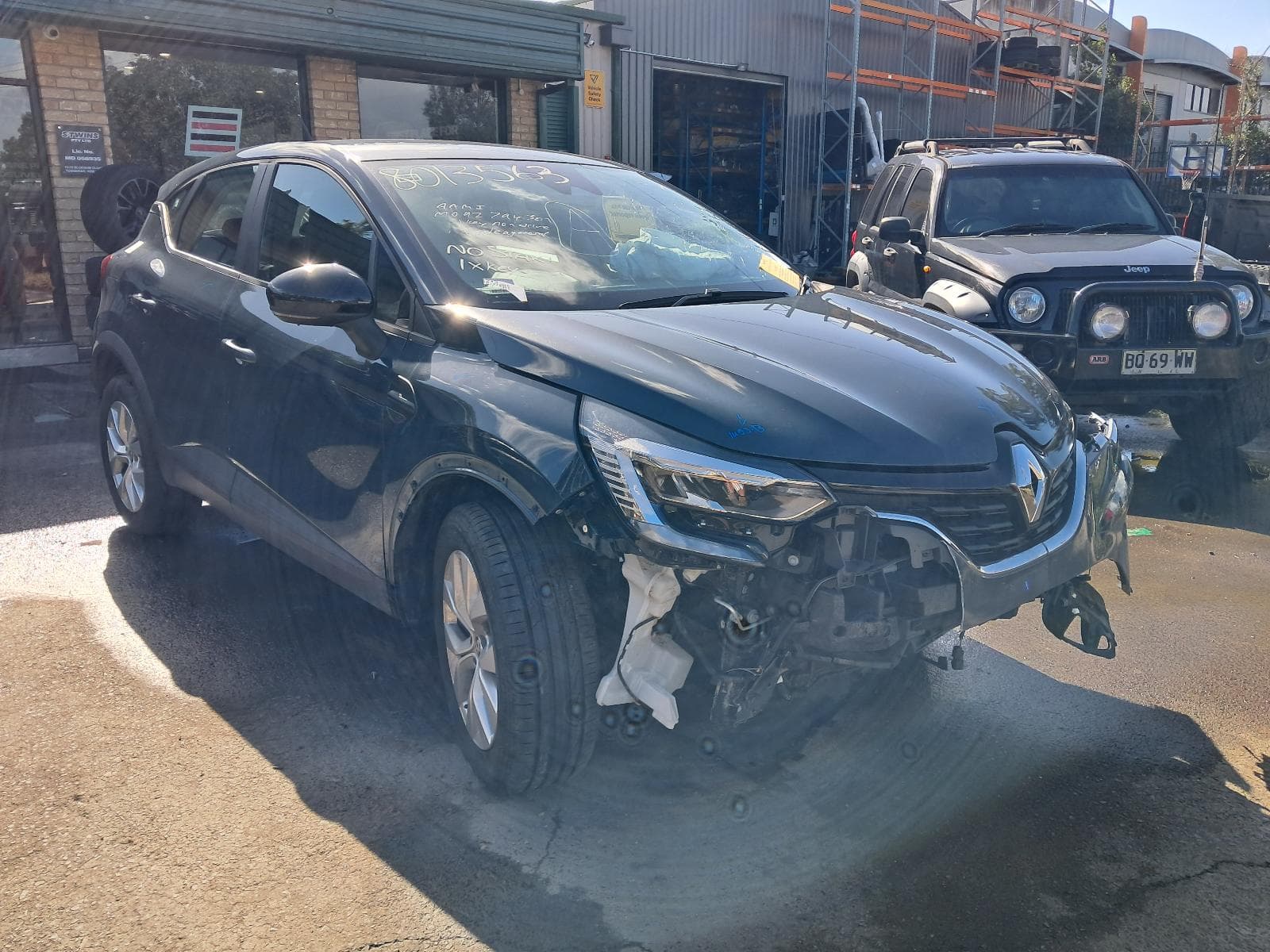 Featured wrecking vehicle: 2022 RENAULT CAPTUR (stock 8889)
