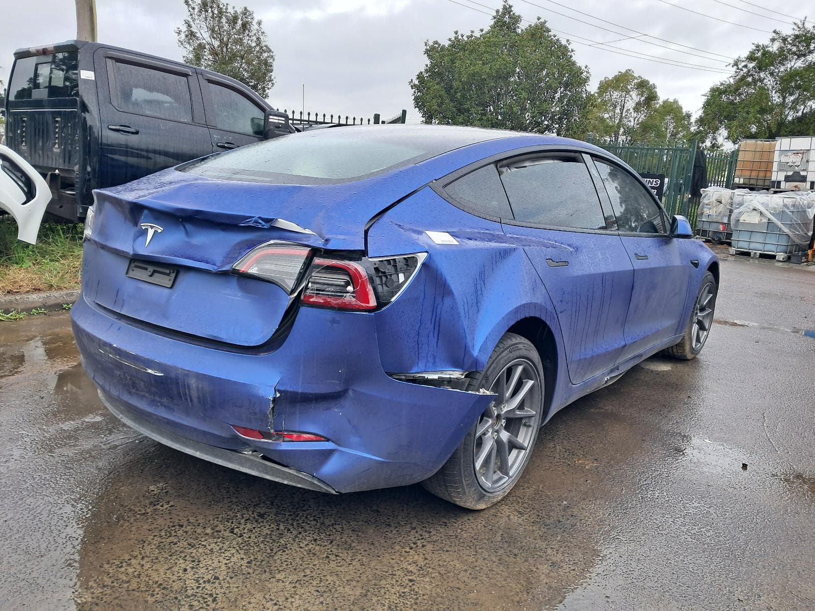 2023 TESLA MODEL 3 3