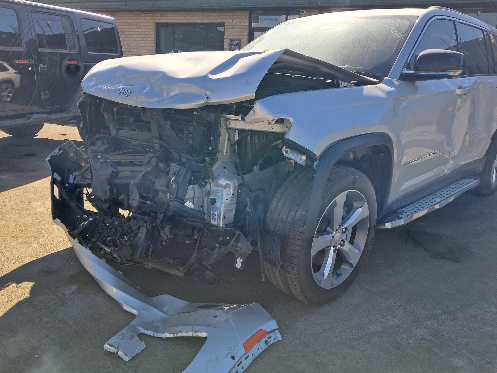 2022 JEEP GRANDCHEROKEE 8