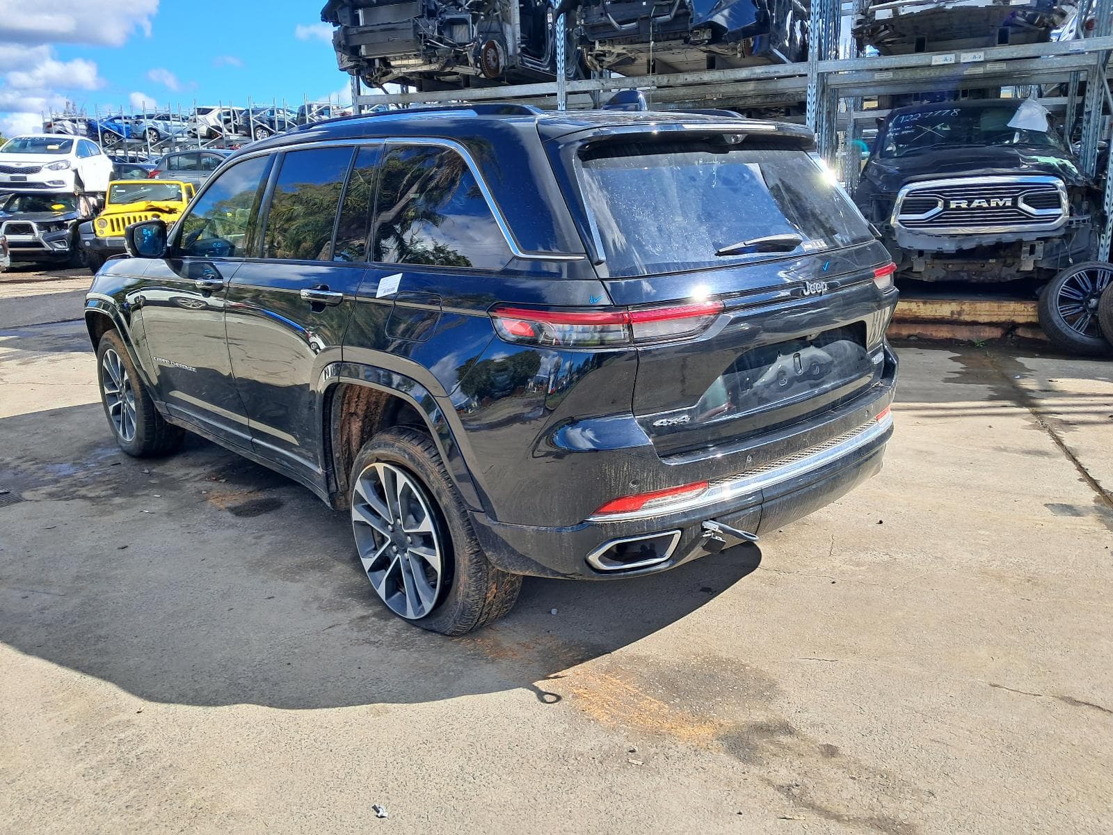 2023 JEEP GRANDCHEROKEE 5