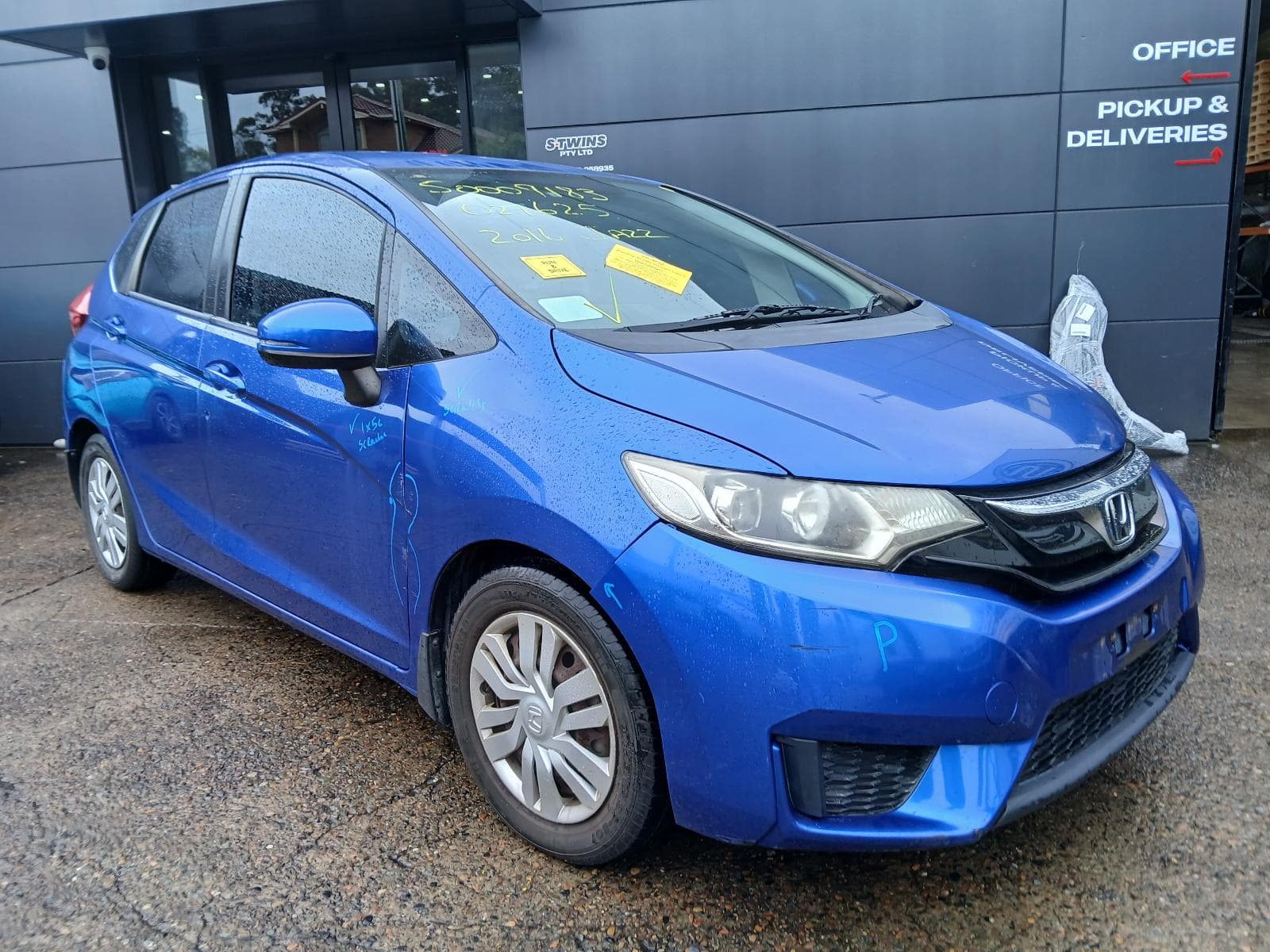 Featured wrecking vehicle: 2016 HONDA JAZZ (stock 9421)