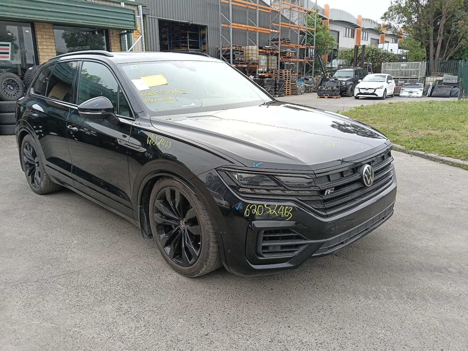 Featured wrecking vehicle: 2021 VOLKSWAGEN TOUAREG (stock SPN221)