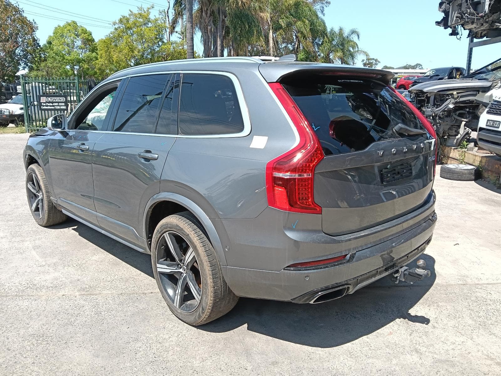 2017 VOLVO XC90 4