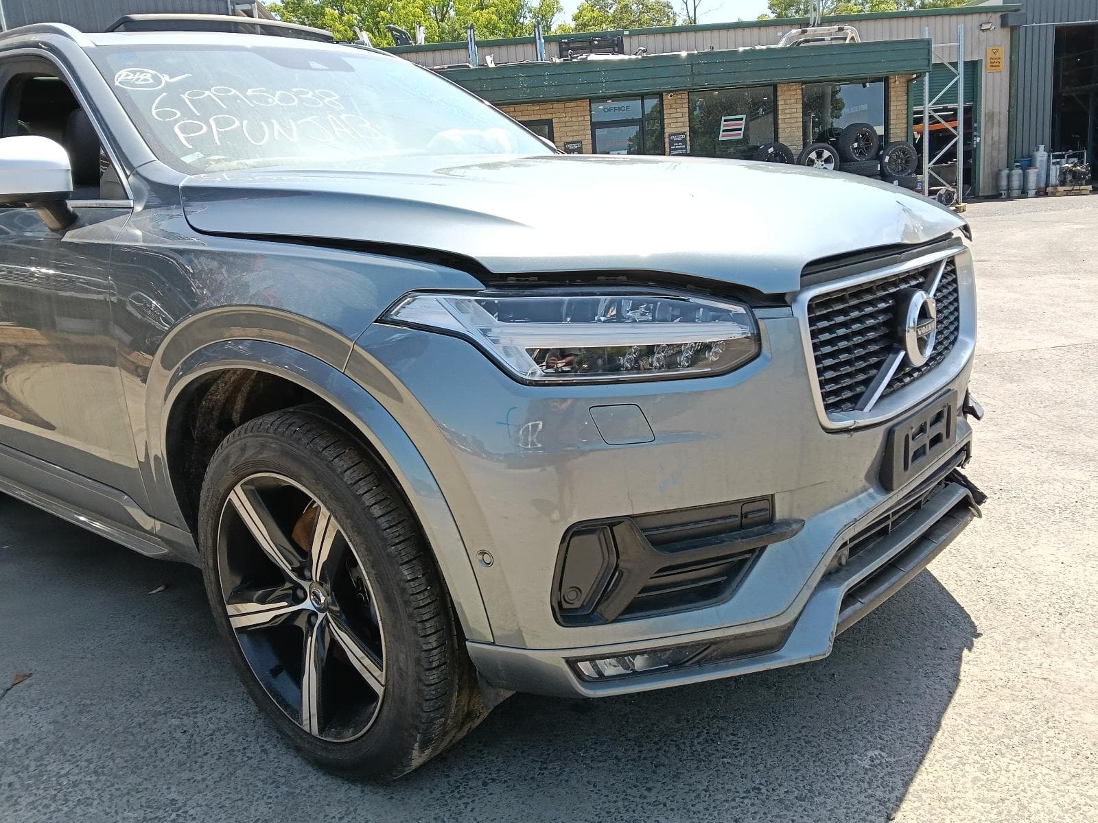 2017 VOLVO XC90 9