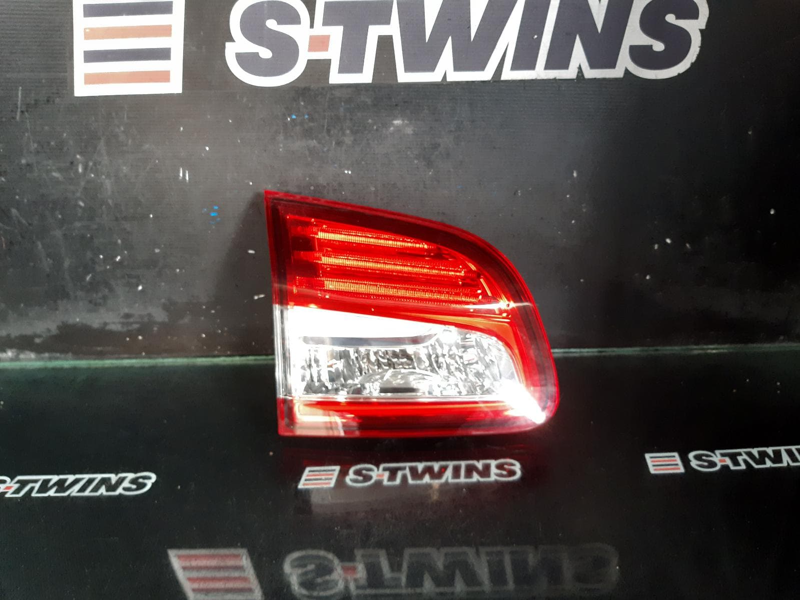Used auto part listing image: 2012 CITROEN C4 AIRCROSS REAR GARNISH TAILGATE LAMP (LH SIDE), 07/12- 0000277545